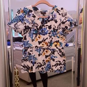Jaanuu floral scrub top